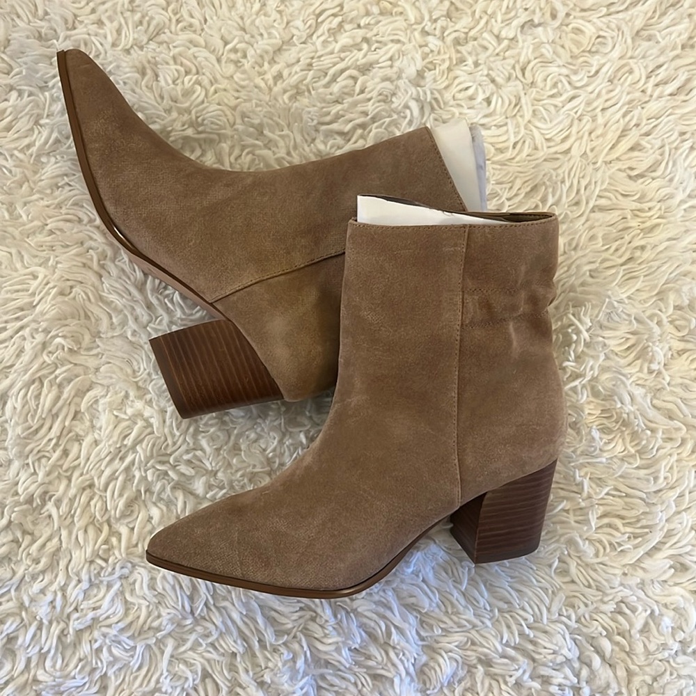 Suede ankle high boots!